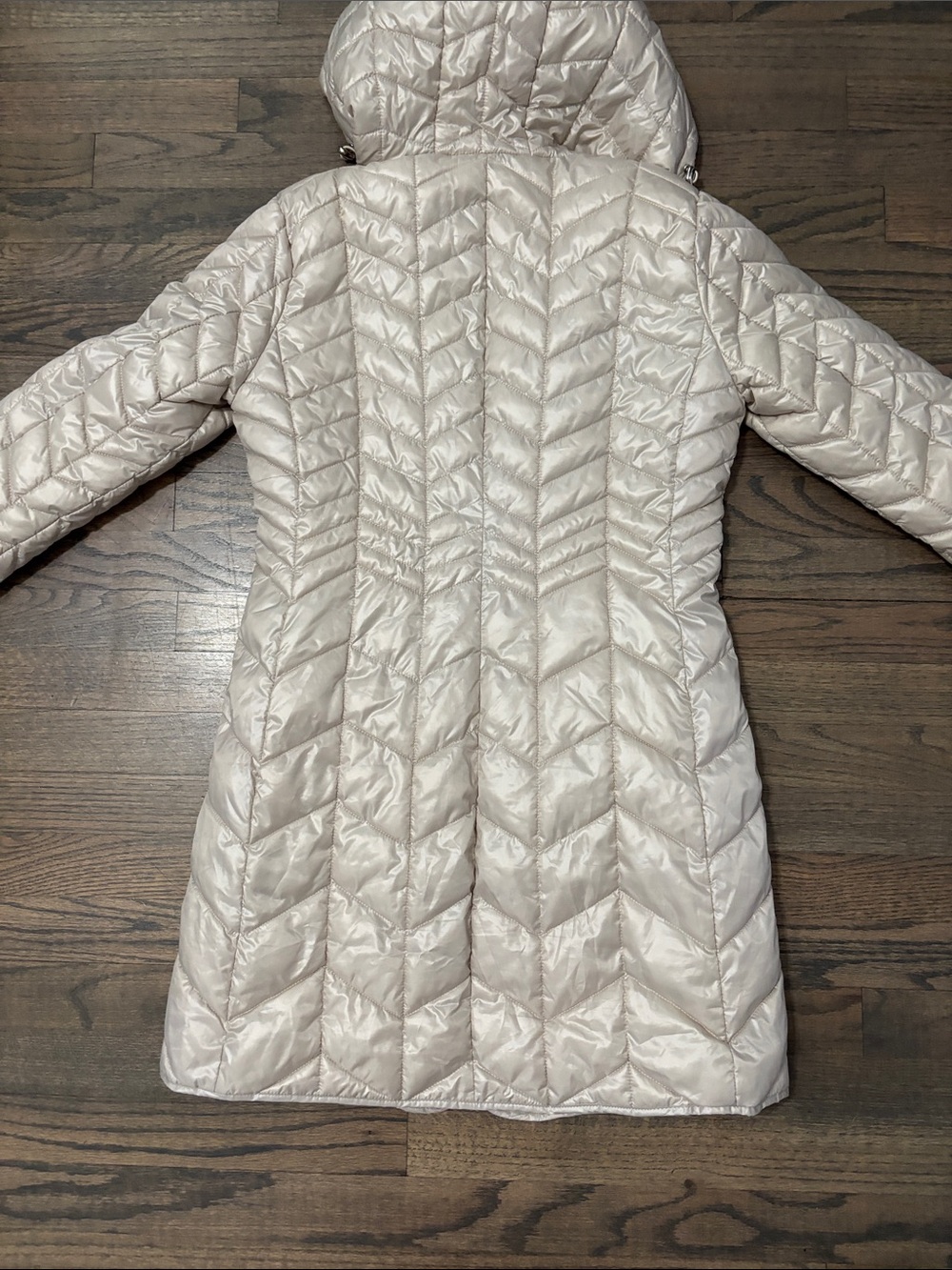 Kenneth Cole Women's Quilted Hooded Puffer Coat in Light Beige - Picture 11 of 16